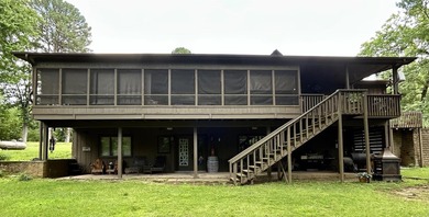 Tucked away near the beautiful Little Red River, this inviting - photo 4