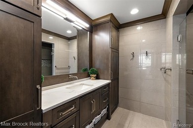 Welcome to a truly exceptional residence that redefines - photo 44