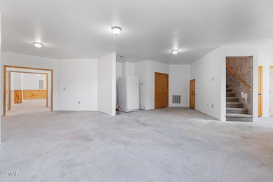 Welcome to this truly one-of-a-kind mountain retreat offering - photo 45