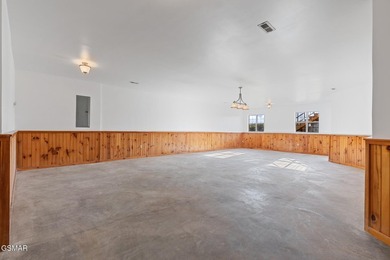 Welcome to this truly one-of-a-kind mountain retreat offering - photo 50