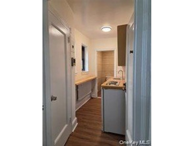Welcome to this bright studio co-op, perfectly situated on the - photo 6