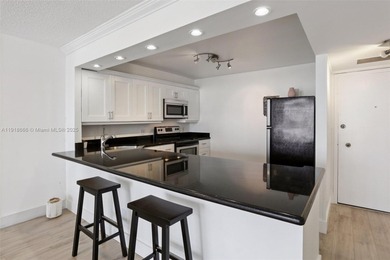 Spacious and remodeled . walking distance to Hallandale beach