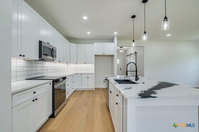Beautifully crafted modern farmhouse located on an oversized 0 - photo 6