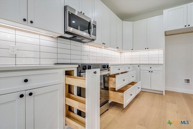 Beautifully crafted modern farmhouse located on an oversized 0 - photo 10