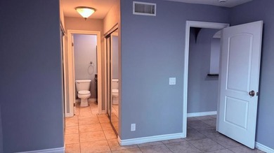 Welcome to this 2 bedroom, 2 bathroom ground-floor corner condo - photo 22