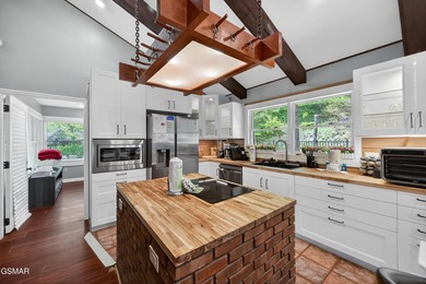 A Buyer's Dream Wrapped in Total Seclusion on ~26 Smoky Mountain - photo 25