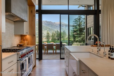 Tucked at the end of a quiet cul-de-sac in coveted Willowbrook - photo 27