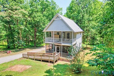 Escape to your own private retreat in the heart of Victoria, VA! - photo 3