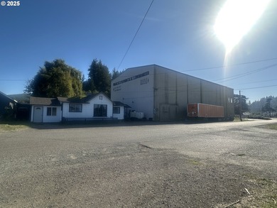 (pending lake) Commercial For Sale in Lakeside Oregon