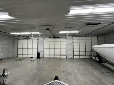 First building is 40x120 it is partitioned into 3 areas: 2 shop - photo 14