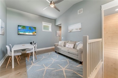 Luxury 3/3 townhome near the beach! In-town location with golf - photo 17