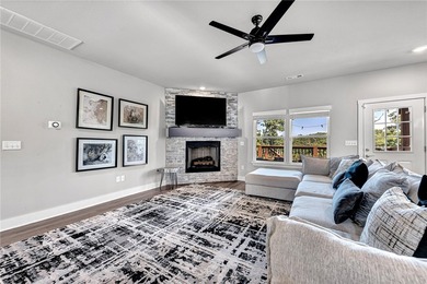 Tucked into the wooded hills of Bella Vista, this home delivers - photo 19