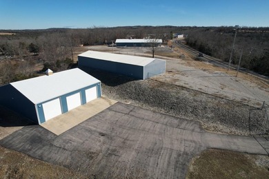 First building is 40x120 it is partitioned into 3 areas: 2 shop - photo 22