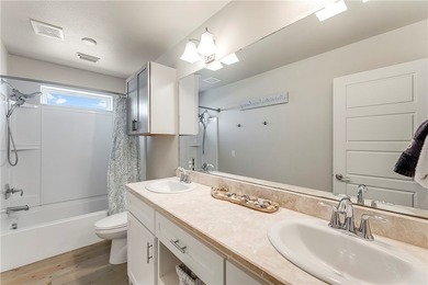 Luxury 3/3 townhome near the beach! In-town location with golf - photo 23