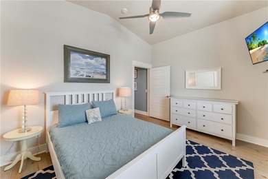 Luxury 3/3 townhome near the beach! In-town location with golf - photo 25