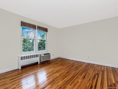 Welcome home to this charming 1-bedroom top-floor walk-up - photo 8