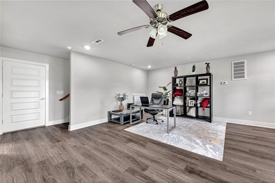 Tucked into the wooded hills of Bella Vista, this home delivers - photo 32
