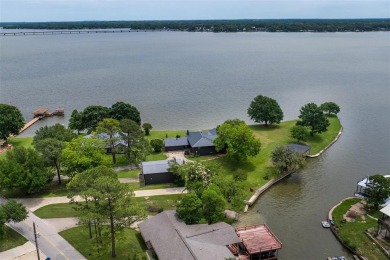 Lake Home For Sale in Gun Barrel City, Texas