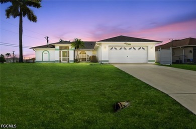 Beautifully well-maintained home offering elevated Florida - photo 1