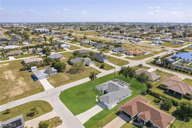 Beautifully well-maintained home offering elevated Florida - photo 3