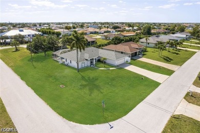 Beautifully well-maintained home offering elevated Florida - photo 4