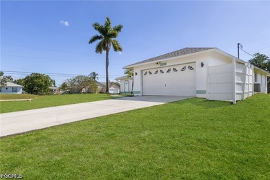 Beautifully well-maintained home offering elevated Florida - photo 6