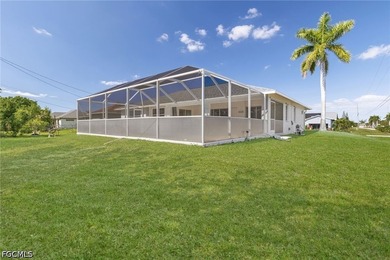 Beautifully well-maintained home offering elevated Florida - photo 9