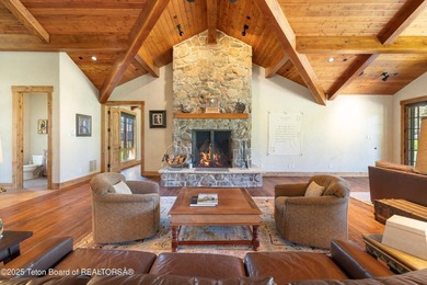 Spacious Larry Berlin designed home on a private cul-de-sac - photo 13