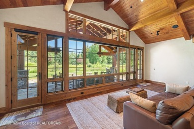 Spacious Larry Berlin designed home on a private cul-de-sac - photo 14