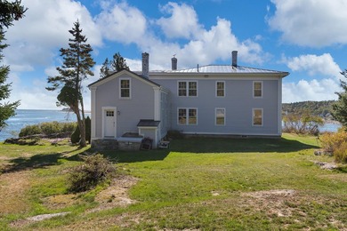 This iconic coastal landmark is being offered for the first time - photo 16