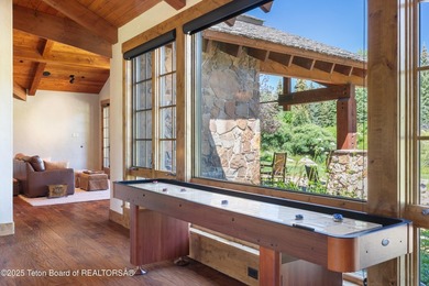 Spacious Larry Berlin designed home on a private cul-de-sac - photo 16