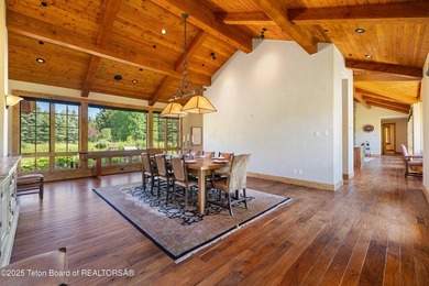 Spacious Larry Berlin designed home on a private cul-de-sac - photo 20
