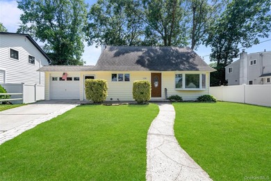 Welcome to 116 Spruce Street in the heart of Massapequa Park - photo 1