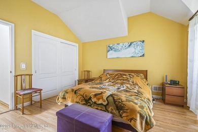 Move right into this spacious and sunny 2-bedroom, 3-level - photo 21