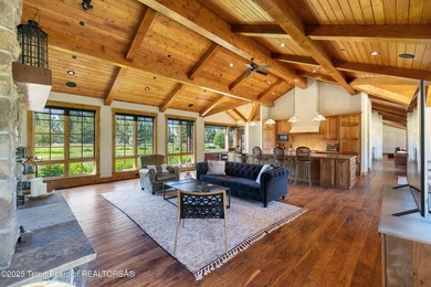 Spacious Larry Berlin designed home on a private cul-de-sac - photo 22