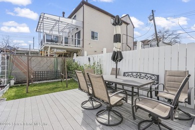 Move right into this spacious and sunny 2-bedroom, 3-level - photo 25