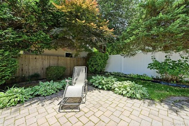 Welcome to 19 Stimson Place, a charming Colonial nestled in the - photo 26