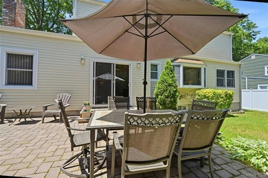 Welcome to 19 Stimson Place, a charming Colonial nestled in the - photo 28