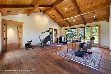Spacious Larry Berlin designed home on a private cul-de-sac - photo 28
