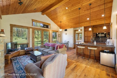 Spacious Larry Berlin designed home on a private cul-de-sac - photo 38