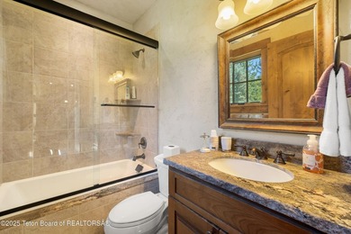Spacious Larry Berlin designed home on a private cul-de-sac - photo 42