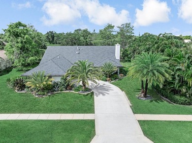 Lake Wellington Home Sale Pending in Wellington Florida