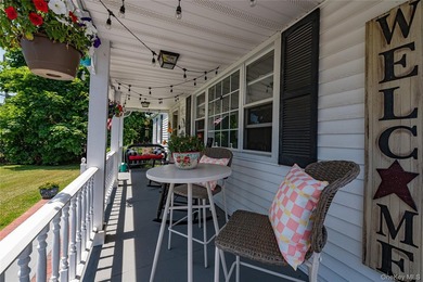 Rock-Solid & Well-Maintained Colonial, In Excellent Condition - photo 6