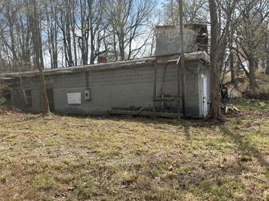Waterfront property just waiting for your waterfront paradise! - photo 4