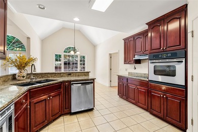 This beautifully designed traditional home offers 4 spacious - photo 16