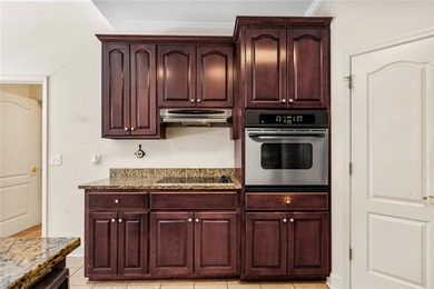 This beautifully designed traditional home offers 4 spacious - photo 18