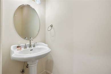 This beautifully designed traditional home offers 4 spacious - photo 19