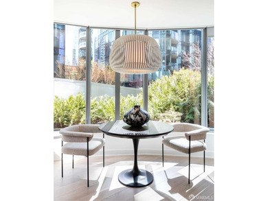 Designed by a renowned designer, this Lumina garden oasis - photo 3