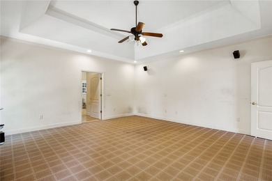 This beautifully designed traditional home offers 4 spacious - photo 24