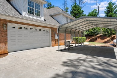 This beautifully designed traditional home offers 4 spacious - photo 47